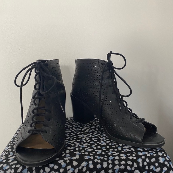 Soda Black Laced Heels - Picture 5 of 6